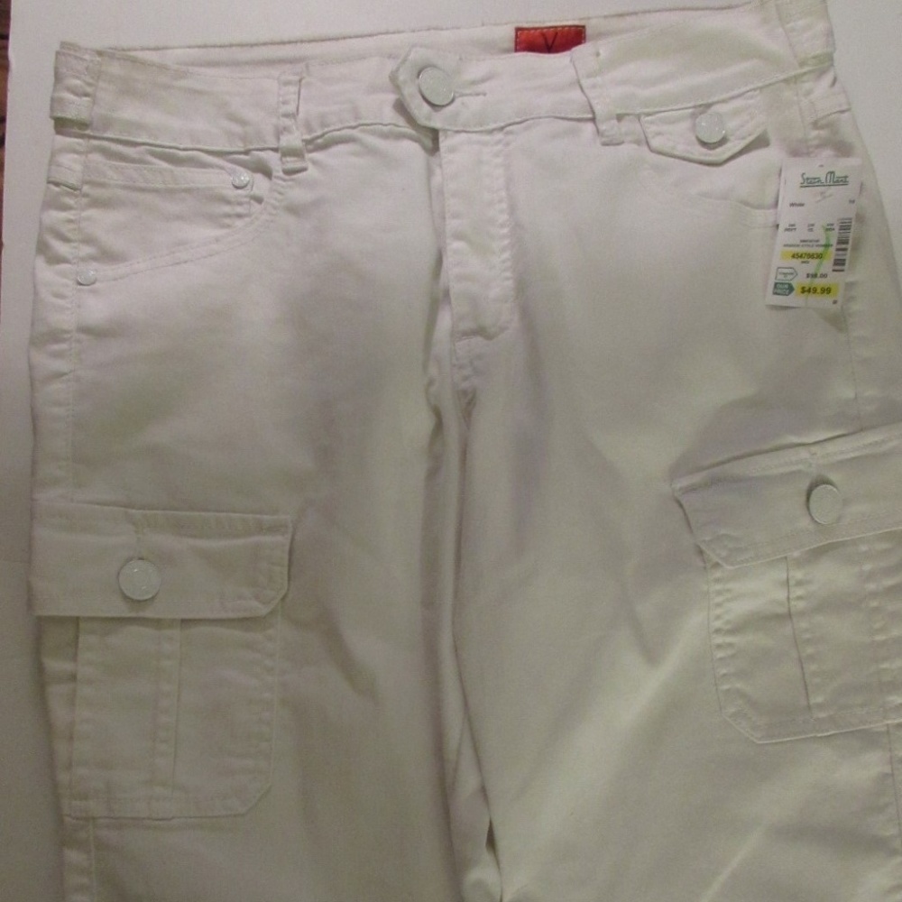 NWT Christina V White walking cargo shorts 10